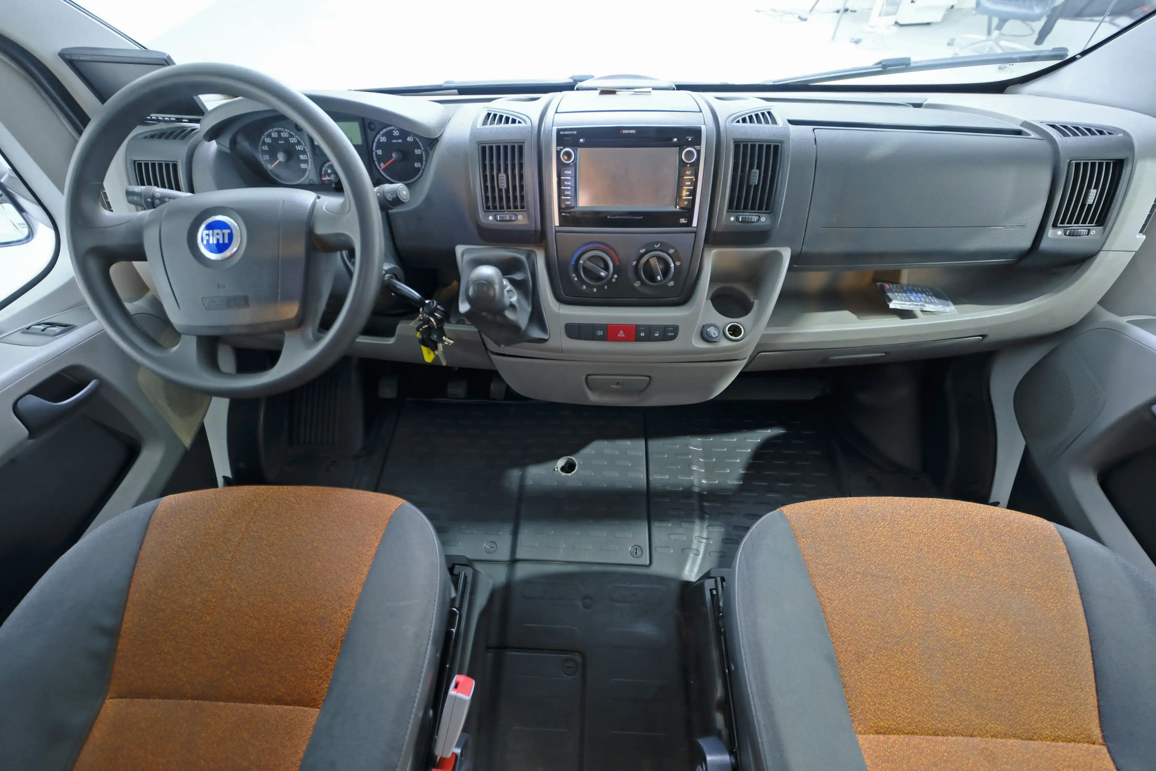 KNAUS SunTraveller 658 LG - Ansicht 5